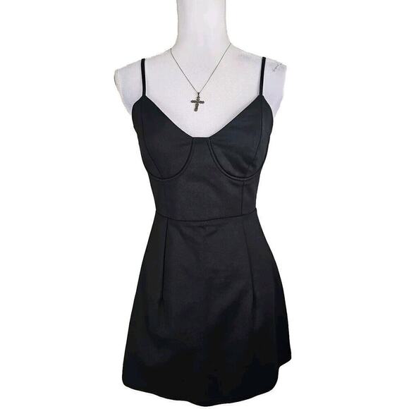 Princess Polly Tristian ~Woman Size US 6~ Black Mini Stretch Dress Unlined. - Picture 8 of 10